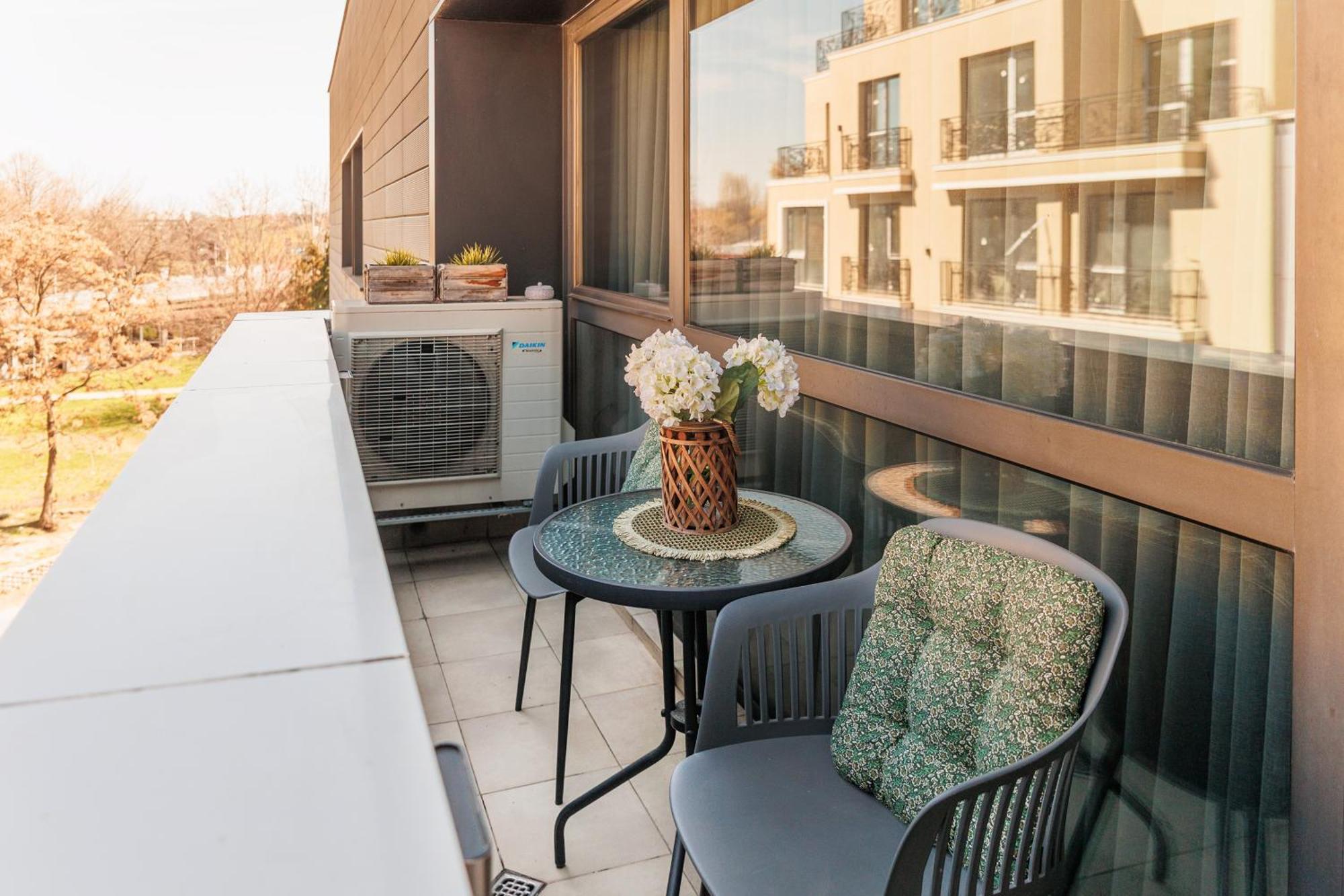 City Center Apartments With Parking Plovdiv Ngoại thất bức ảnh