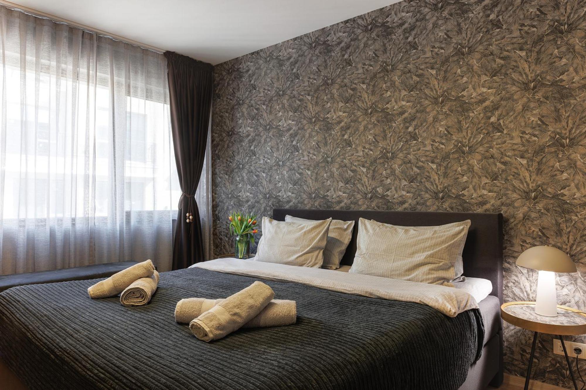 City Center Apartments With Parking Plovdiv Ngoại thất bức ảnh