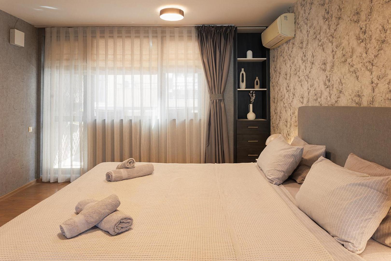 City Center Apartments With Parking Plovdiv Ngoại thất bức ảnh