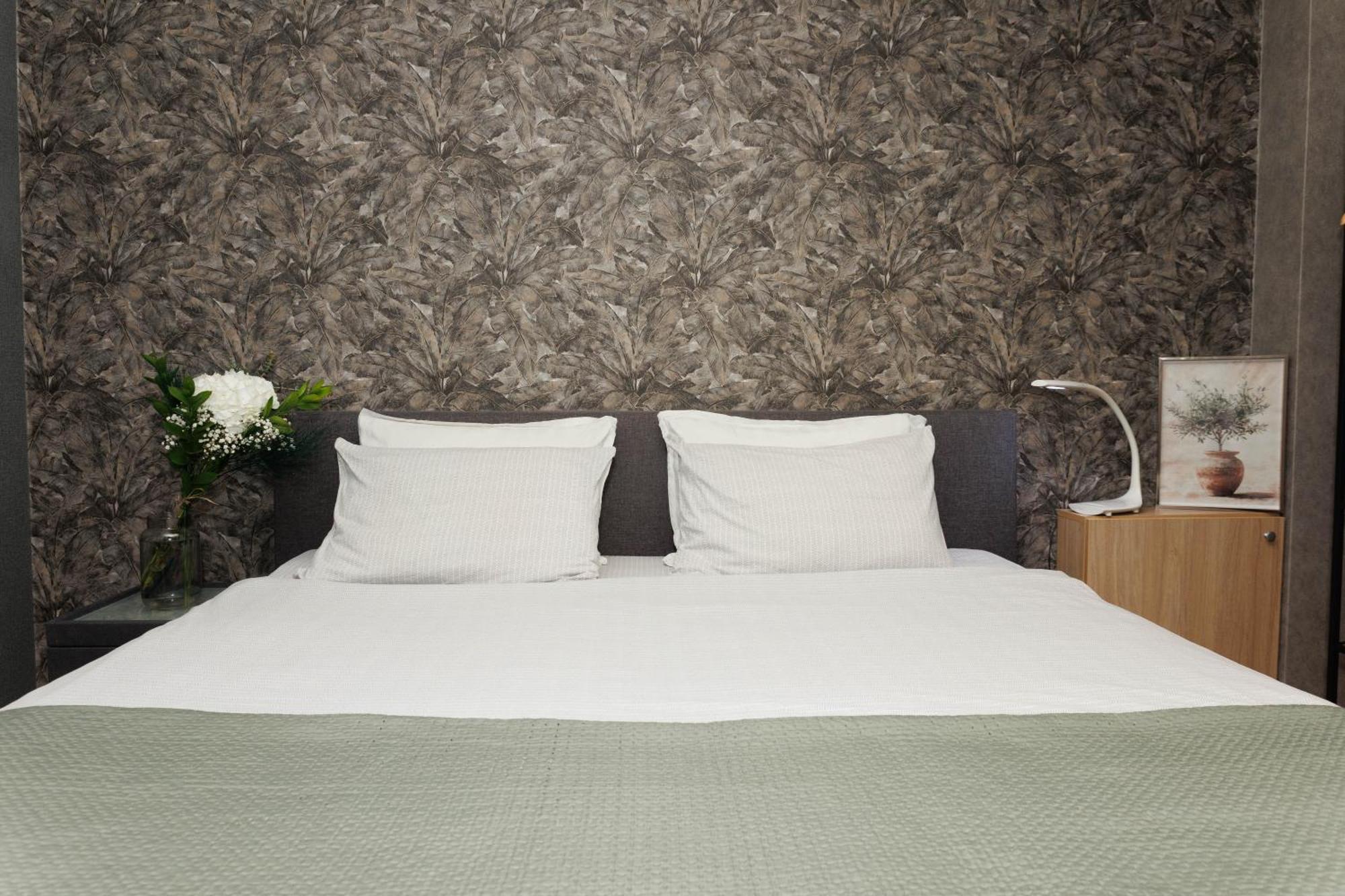 City Center Apartments With Parking Plovdiv Ngoại thất bức ảnh